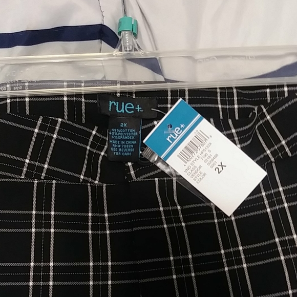 Rue 21 Black and White Plaid Cuffed Pants - Picture 2 of 4